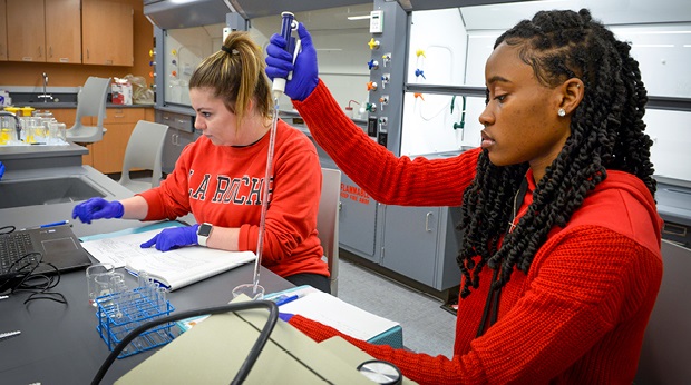 LRU students in lab