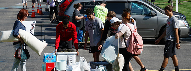 La Roche University students moving in to residence halls. La Roche University students moving in to residence halls.